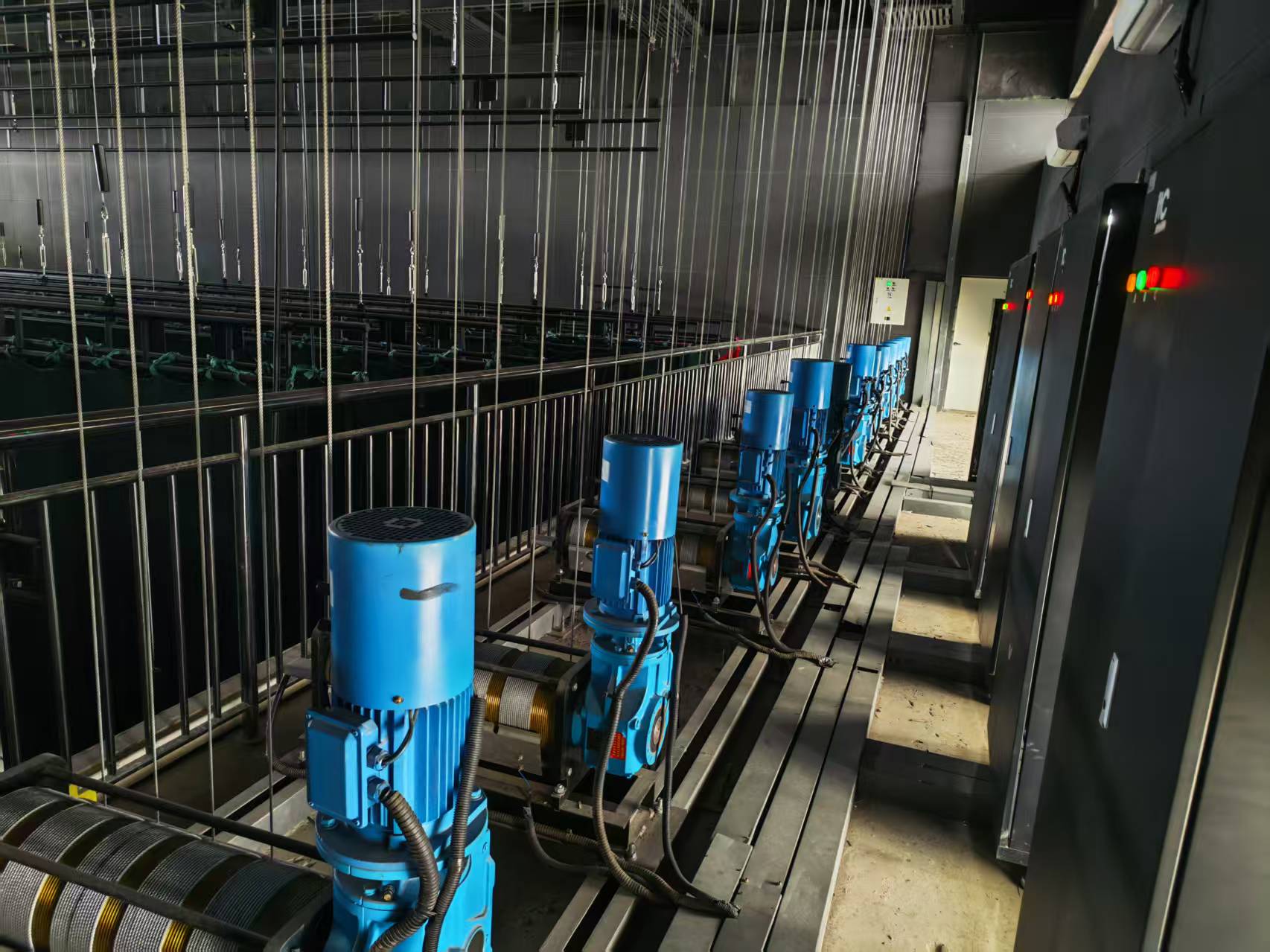 舞台机械设计中吊杆及电动升降设备的设计标准