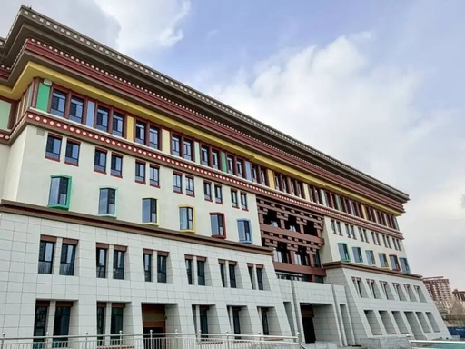 ✨捷报传来，荣耀启新✨ 热烈祝贺我公司成功承接青海省共和县第一小学舞台设备工程项目！